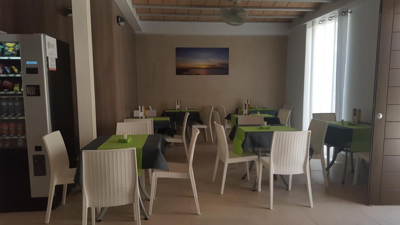 טבארקה Hotel Isla Plana מראה חיצוני תמונה