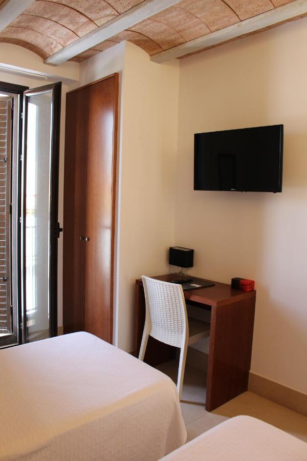 טבארקה Hotel Isla Plana מראה חיצוני תמונה